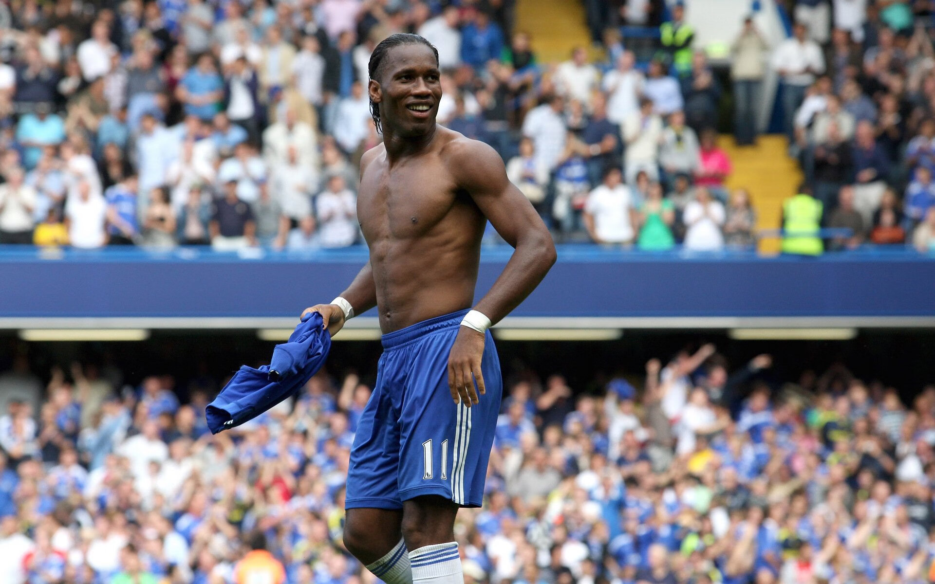 曼联关键比赛备受关注